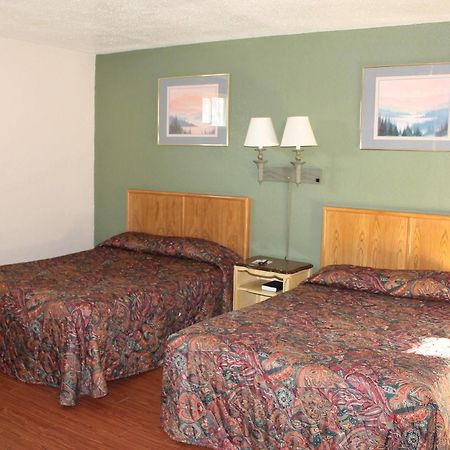 American Motor Inn - Рок Айлънд Екстериор снимка