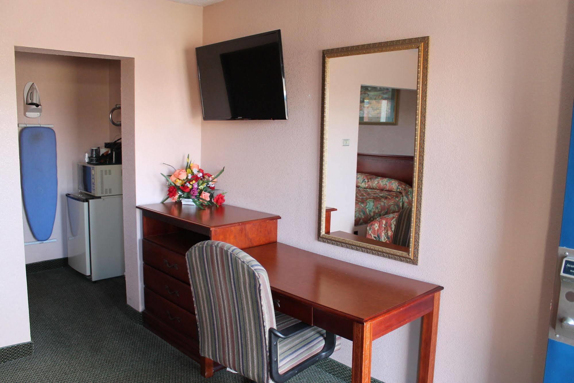 American Motor Inn - Рок Айлънд Екстериор снимка