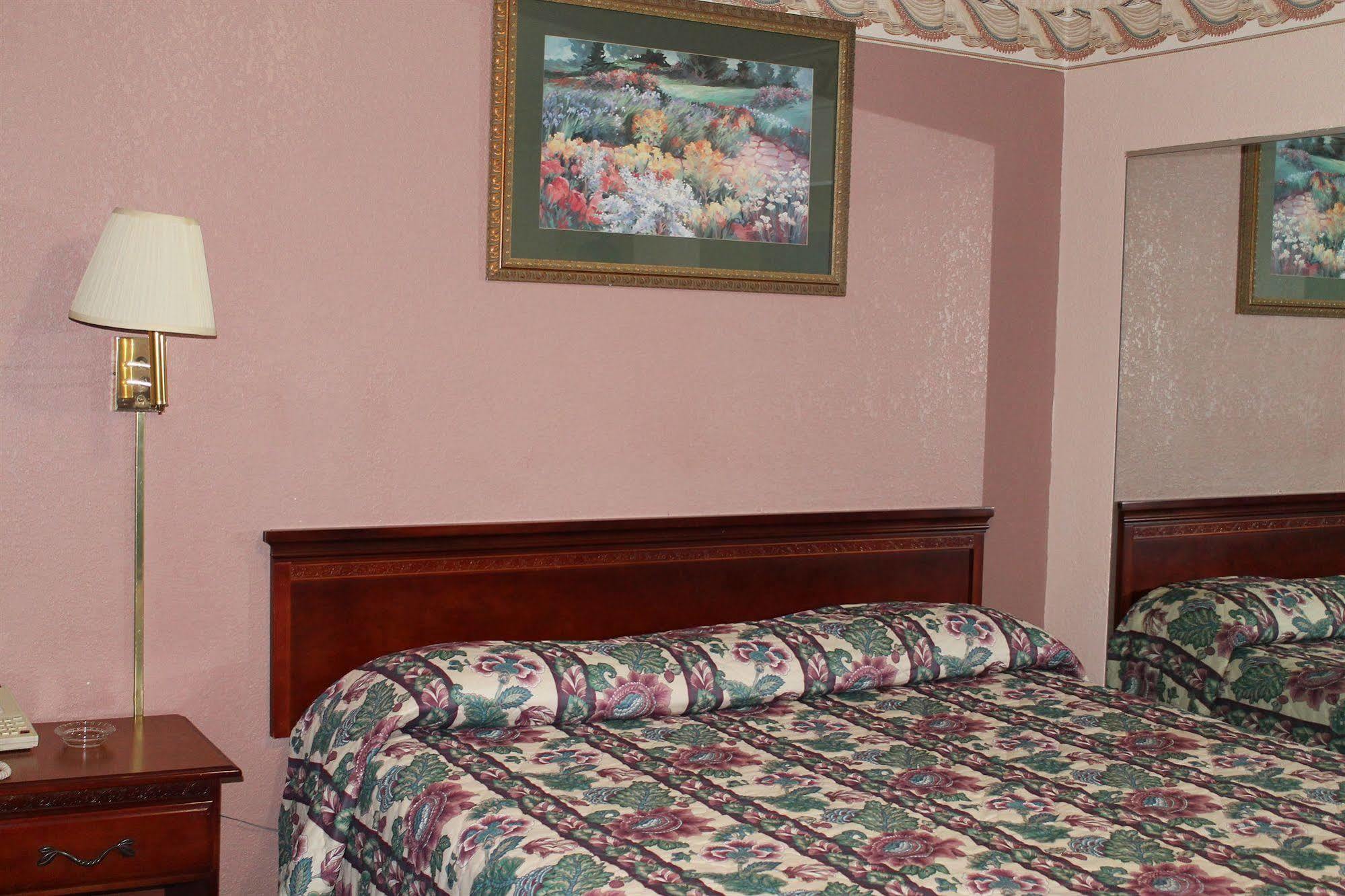 American Motor Inn - Рок Айлънд Екстериор снимка