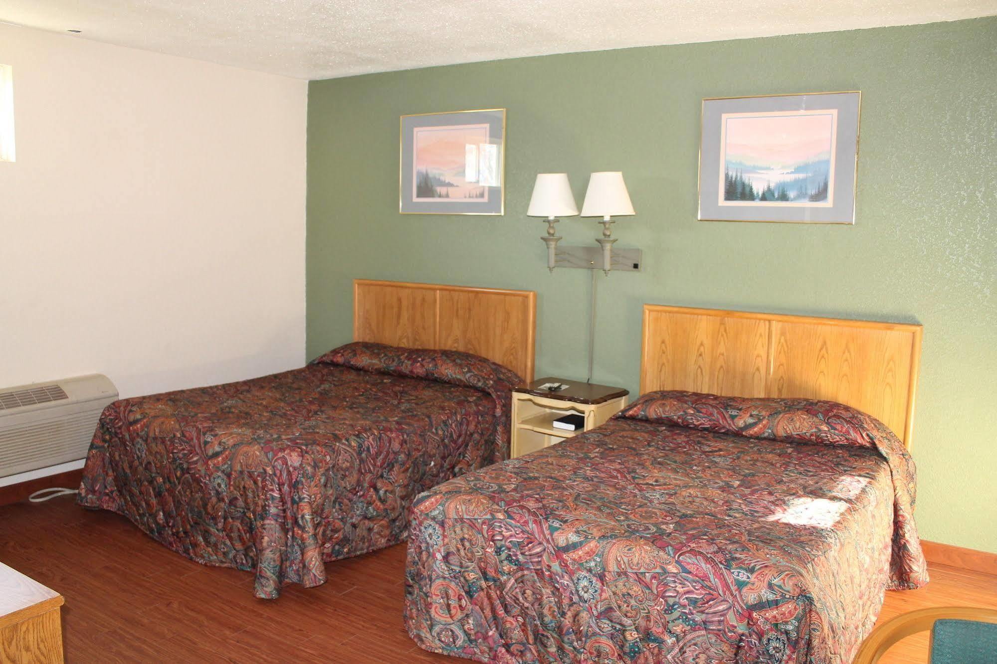 American Motor Inn - Рок Айлънд Екстериор снимка