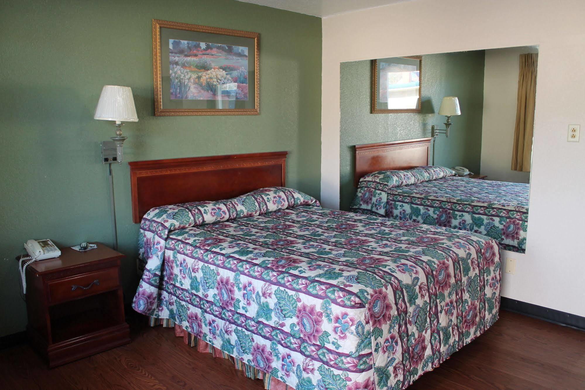American Motor Inn - Рок Айлънд Екстериор снимка