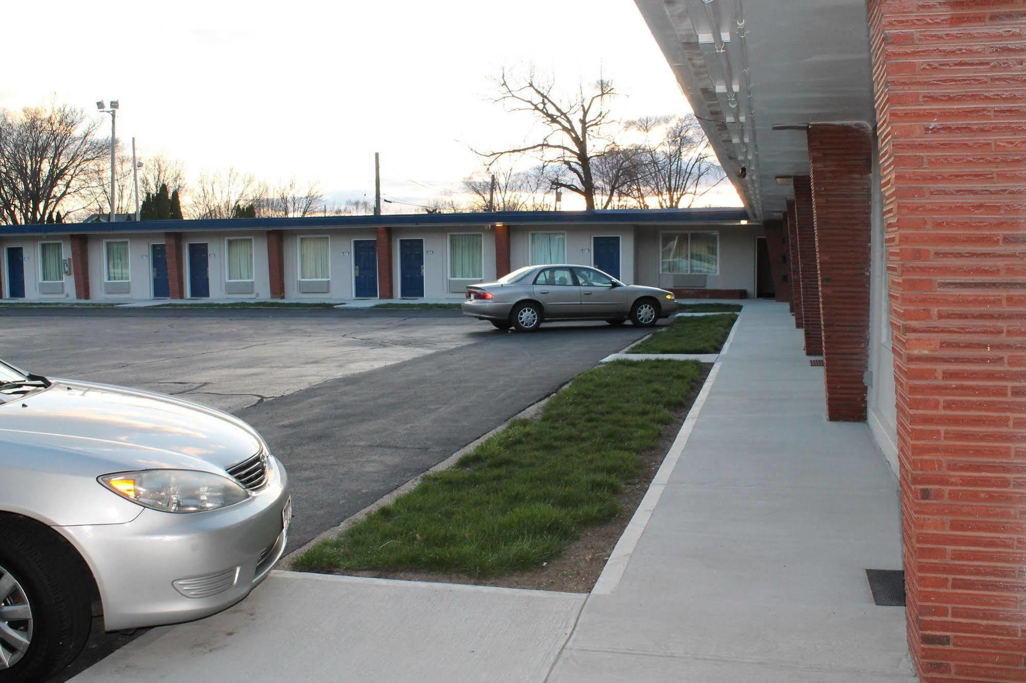 American Motor Inn - Рок Айлънд Екстериор снимка