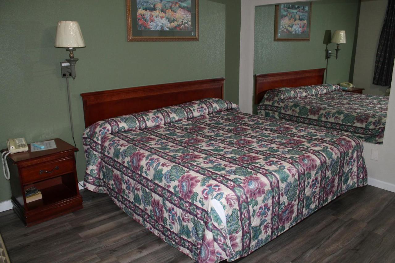 American Motor Inn - Рок Айлънд Екстериор снимка